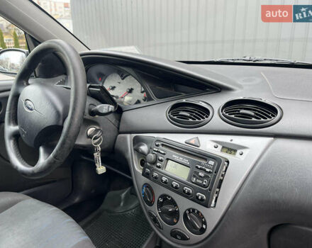 Синій Форд Фокус, об'ємом двигуна 1.6 л та пробігом 260 тис. км за 2600 $, фото 13 на Automoto.ua