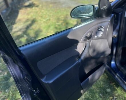 Форд Фокус 2004 в Жовкве на Automoto.ua Синий Форд Фокус, объемом двигателя 1.8 л и пробегом 250 тыс. км за 1599 $, фото 10 на Automoto.ua