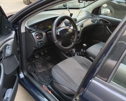 Синий Форд Фокус, объемом двигателя 1.8 л и пробегом 400 тыс. км за 2850 $, фото 5 на Automoto.ua