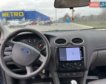 Синій Форд Фокус, об'ємом двигуна 1.39 л та пробігом 300 тис. км за 5000 $, фото 2 на Automoto.ua