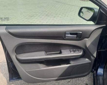 Синий Форд Фокус, объемом двигателя 1.6 л и пробегом 250 тыс. км за 4800 $, фото 6 на Automoto.ua