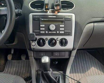 Синий Форд Фокус, объемом двигателя 1.6 л и пробегом 250 тыс. км за 4800 $, фото 8 на Automoto.ua