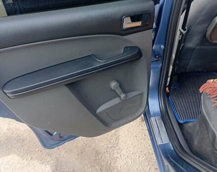 Синій Форд Фокус, об'ємом двигуна 1.8 л та пробігом 287 тис. км за 4650 $, фото 10 на Automoto.ua