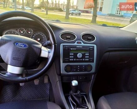Синій Форд Фокус, об'ємом двигуна 1.6 л та пробігом 253 тис. км за 4700 $, фото 10 на Automoto.ua