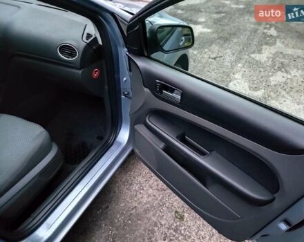 Синий Форд Фокус, объемом двигателя 1.6 л и пробегом 168 тыс. км за 4099 $, фото 9 на Automoto.ua