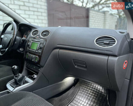 Синий Форд Фокус, объемом двигателя 1.56 л и пробегом 253 тыс. км за 4400 $, фото 27 на Automoto.ua