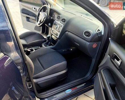 Синій Форд Фокус, об'ємом двигуна 1.6 л та пробігом 253 тис. км за 4700 $, фото 8 на Automoto.ua