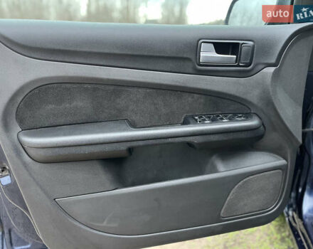 Синий Форд Фокус, объемом двигателя 1.56 л и пробегом 253 тыс. км за 4400 $, фото 14 на Automoto.ua