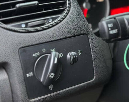 Синий Форд Фокус, объемом двигателя 1.6 л и пробегом 193 тыс. км за 5700 $, фото 2 на Automoto.ua