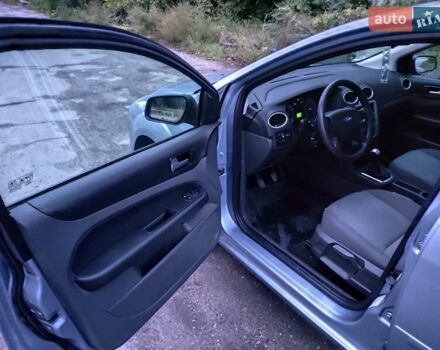 Синий Форд Фокус, объемом двигателя 1.6 л и пробегом 168 тыс. км за 4099 $, фото 4 на Automoto.ua