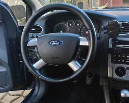 Синий Форд Фокус, объемом двигателя 1.6 л и пробегом 199 тыс. км за 5100 $, фото 6 на Automoto.ua