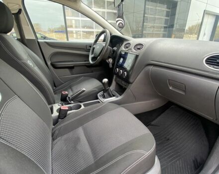 Синий Форд Фокус, объемом двигателя 1.4 л и пробегом 225 тыс. км за 4100 $, фото 14 на Automoto.ua