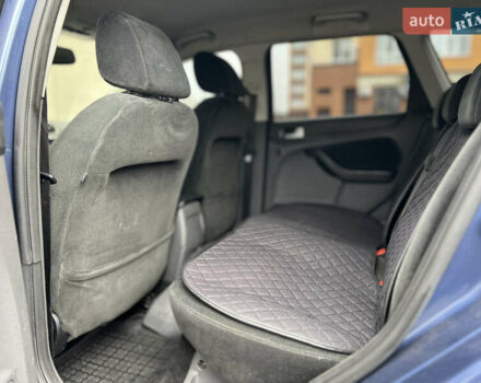 Синий Форд Фокус, объемом двигателя 2 л и пробегом 260 тыс. км за 5500 $, фото 10 на Automoto.ua