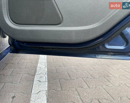 Синий Форд Фокус, объемом двигателя 1.8 л и пробегом 200 тыс. км за 3900 $, фото 9 на Automoto.ua