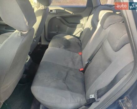 Синий Форд Фокус, объемом двигателя 1.6 л и пробегом 253 тыс. км за 4500 $, фото 6 на Automoto.ua