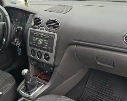 Синий Форд Фокус, объемом двигателя 1.6 л и пробегом 300 тыс. км за 4300 $, фото 12 на Automoto.ua