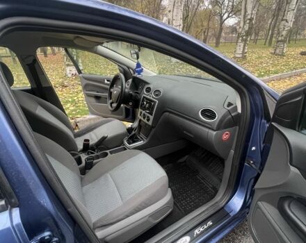 Синий Форд Фокус, объемом двигателя 1.6 л и пробегом 290 тыс. км за 4550 $, фото 11 на Automoto.ua