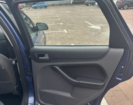 Форд Фокус 2006 в Житомире на Automoto.ua Синий Форд Фокус, объемом двигателя 1.8 л и пробегом 205 тыс. км за 4550 $, фото 10 на Automoto.ua