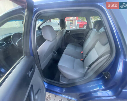 Синий Форд Фокус, объемом двигателя 1.6 л и пробегом 350 тыс. км за 3950 $, фото 15 на Automoto.ua