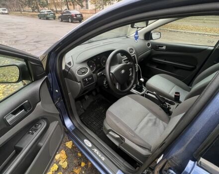 Синий Форд Фокус, объемом двигателя 1.6 л и пробегом 290 тыс. км за 4550 $, фото 8 на Automoto.ua