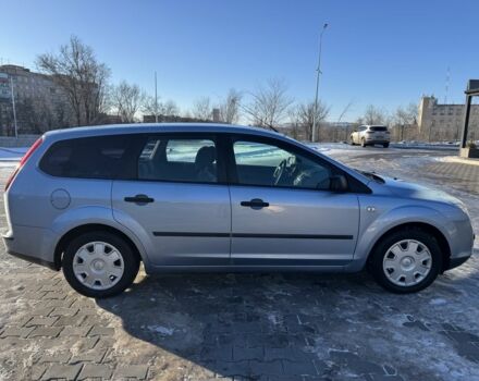 Синий Форд Фокус, объемом двигателя 1.4 л и пробегом 200 тыс. км за 5200 $, фото 3 на Automoto.ua