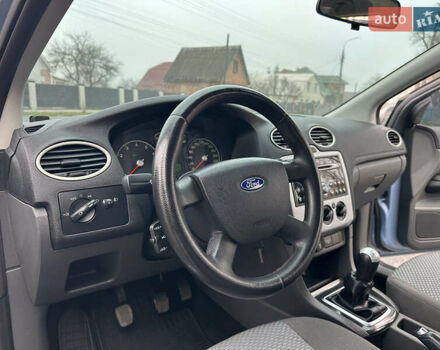 Синий Форд Фокус, объемом двигателя 1.6 л и пробегом 235 тыс. км за 4750 $, фото 29 на Automoto.ua