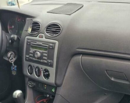 Синий Форд Фокус, объемом двигателя 1.6 л и пробегом 300 тыс. км за 4300 $, фото 9 на Automoto.ua