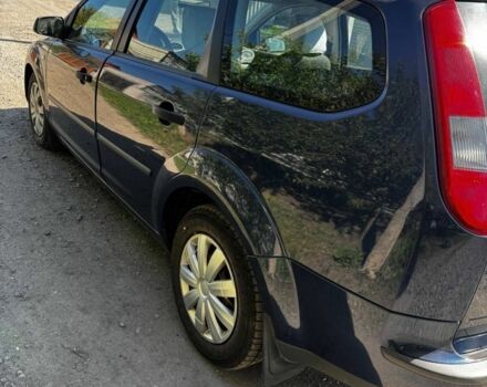 Синий Форд Фокус, объемом двигателя 1.8 л и пробегом 125 тыс. км за 4550 $, фото 4 на Automoto.ua