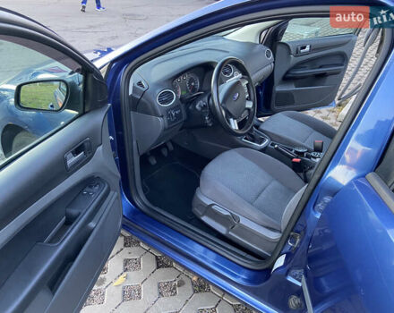Синий Форд Фокус, объемом двигателя 1.6 л и пробегом 350 тыс. км за 3950 $, фото 8 на Automoto.ua