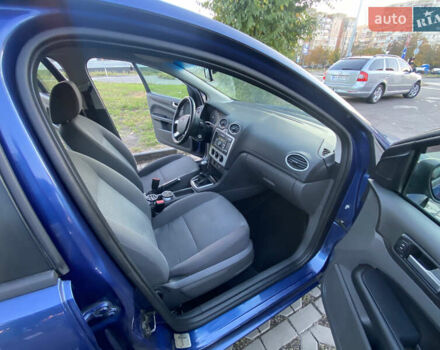 Синий Форд Фокус, объемом двигателя 1.6 л и пробегом 350 тыс. км за 3950 $, фото 13 на Automoto.ua