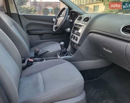 Синий Форд Фокус, объемом двигателя 1.6 л и пробегом 235 тыс. км за 4300 $, фото 28 на Automoto.ua