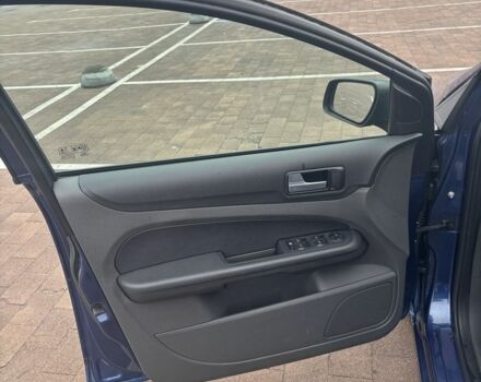 Форд Фокус 2006 в Житомире на Automoto.ua Синий Форд Фокус, объемом двигателя 1.8 л и пробегом 205 тыс. км за 4550 $, фото 11 на Automoto.ua