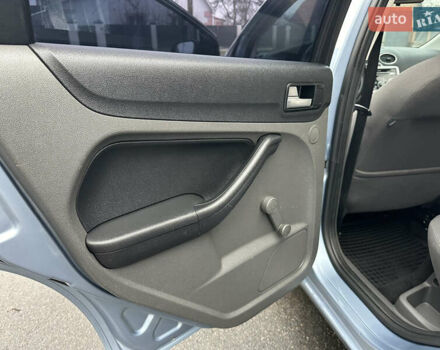 Синий Форд Фокус, объемом двигателя 1.6 л и пробегом 235 тыс. км за 4750 $, фото 32 на Automoto.ua