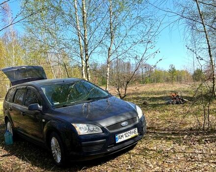 Синій Форд Фокус, об'ємом двигуна 2 л та пробігом 354 тис. км за 5400 $, фото 4 на Automoto.ua
