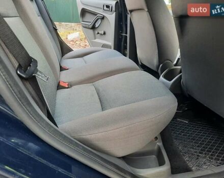 Синий Форд Фокус, объемом двигателя 1.6 л и пробегом 360 тыс. км за 4550 $, фото 74 на Automoto.ua