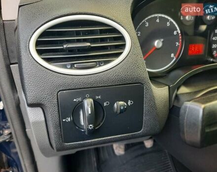 Синий Форд Фокус, объемом двигателя 1.6 л и пробегом 360 тыс. км за 4550 $, фото 60 на Automoto.ua