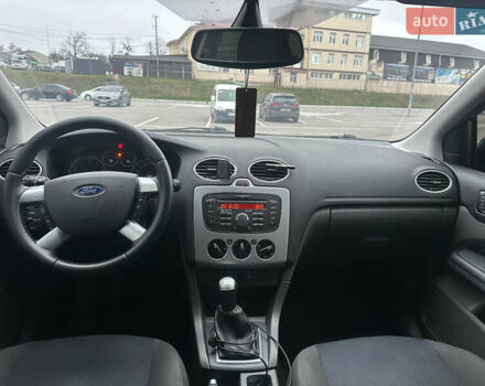 Синий Форд Фокус, объемом двигателя 1.6 л и пробегом 285 тыс. км за 4100 $, фото 4 на Automoto.ua