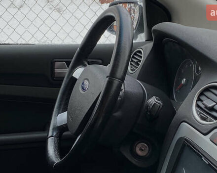 Синий Форд Фокус, объемом двигателя 1.6 л и пробегом 231 тыс. км за 5250 $, фото 58 на Automoto.ua