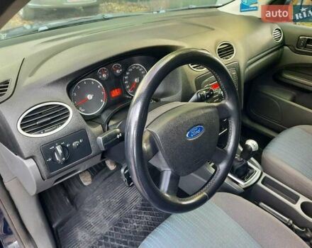 Синий Форд Фокус, объемом двигателя 1.6 л и пробегом 360 тыс. км за 4550 $, фото 10 на Automoto.ua