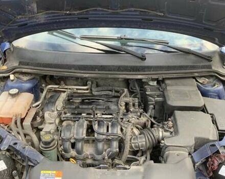 Синий Форд Фокус, объемом двигателя 1.6 л и пробегом 256 тыс. км за 4500 $, фото 9 на Automoto.ua