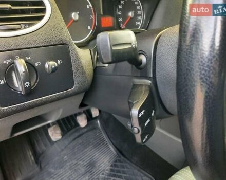 Синий Форд Фокус, объемом двигателя 1.6 л и пробегом 360 тыс. км за 4550 $, фото 57 на Automoto.ua