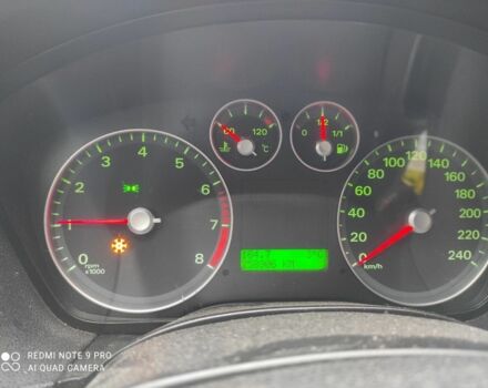 Синий Форд Фокус, объемом двигателя 1.8 л и пробегом 258 тыс. км за 3600 $, фото 6 на Automoto.ua