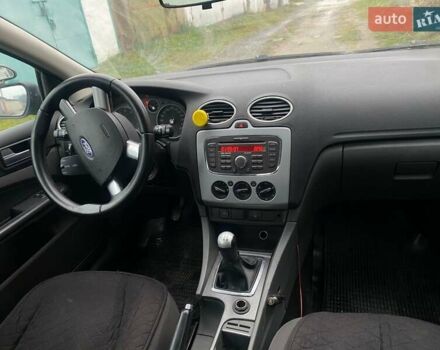 Синий Форд Фокус, объемом двигателя 1.6 л и пробегом 213 тыс. км за 3750 $, фото 2 на Automoto.ua