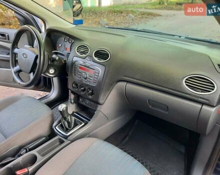 Синий Форд Фокус, объемом двигателя 1.6 л и пробегом 360 тыс. км за 4550 $, фото 70 на Automoto.ua