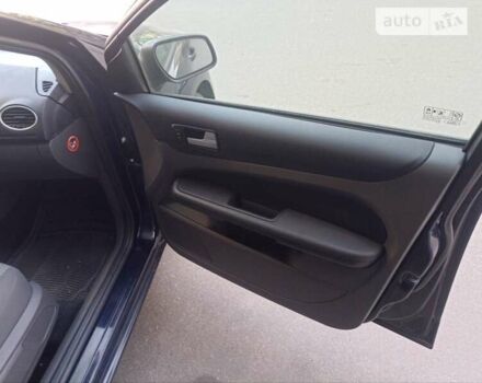 Синій Форд Фокус, об'ємом двигуна 1.6 л та пробігом 279 тис. км за 4700 $, фото 3 на Automoto.ua