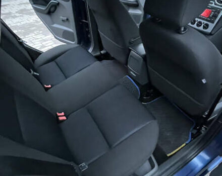 Синий Форд Фокус, объемом двигателя 1.6 л и пробегом 306 тыс. км за 4850 $, фото 3 на Automoto.ua