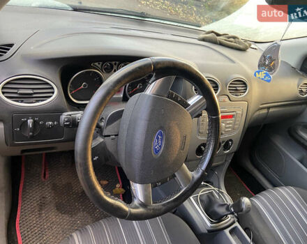 Синій Форд Фокус, об'ємом двигуна 1.6 л та пробігом 280 тис. км за 4200 $, фото 6 на Automoto.ua