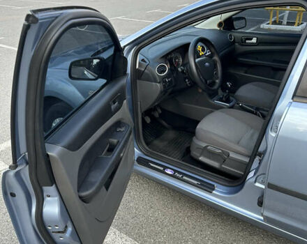 Синий Форд Фокус, объемом двигателя 1.8 л и пробегом 208 тыс. км за 5750 $, фото 6 на Automoto.ua