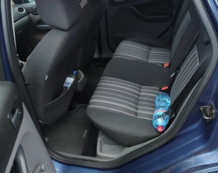 Синий Форд Фокус, объемом двигателя 1.6 л и пробегом 326 тыс. км за 4500 $, фото 6 на Automoto.ua