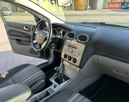 Синий Форд Фокус, объемом двигателя 1.6 л и пробегом 225 тыс. км за 5300 $, фото 23 на Automoto.ua